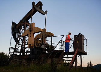 Слесарь-ремонтник, непосредственно занятый на объектах добычи нефти и газа